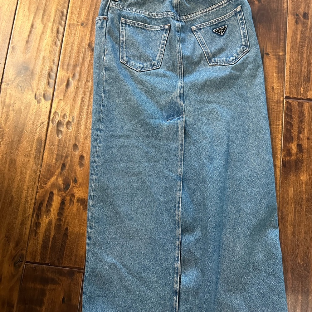 Prada Denim Skirt:
Milano Denim Midi Skirt – Size IT 40 (Authentic)
